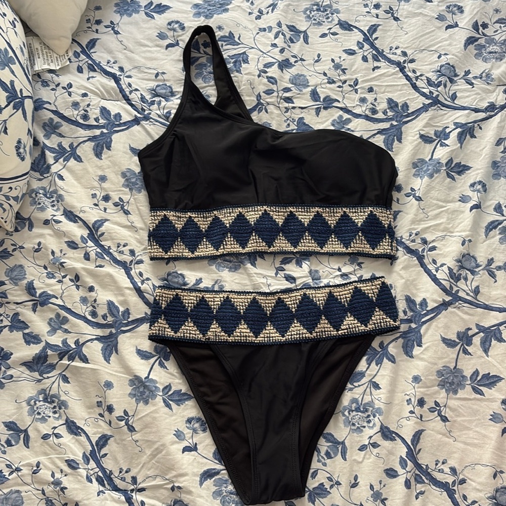High waisted one shoulder bikini